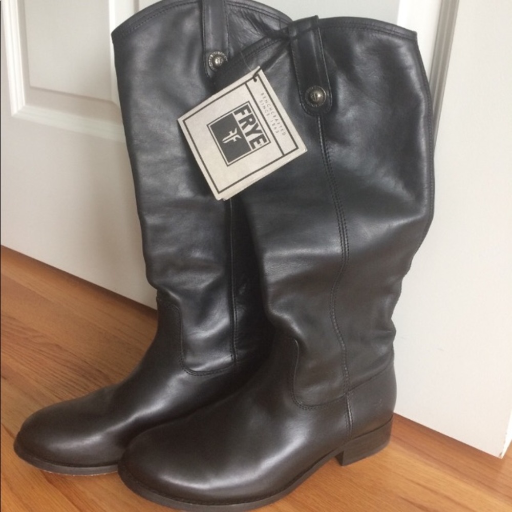 Barely worn, excellent condition!!!